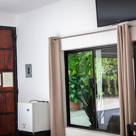 Hostal Villa Blanca Metapan Exterior photo