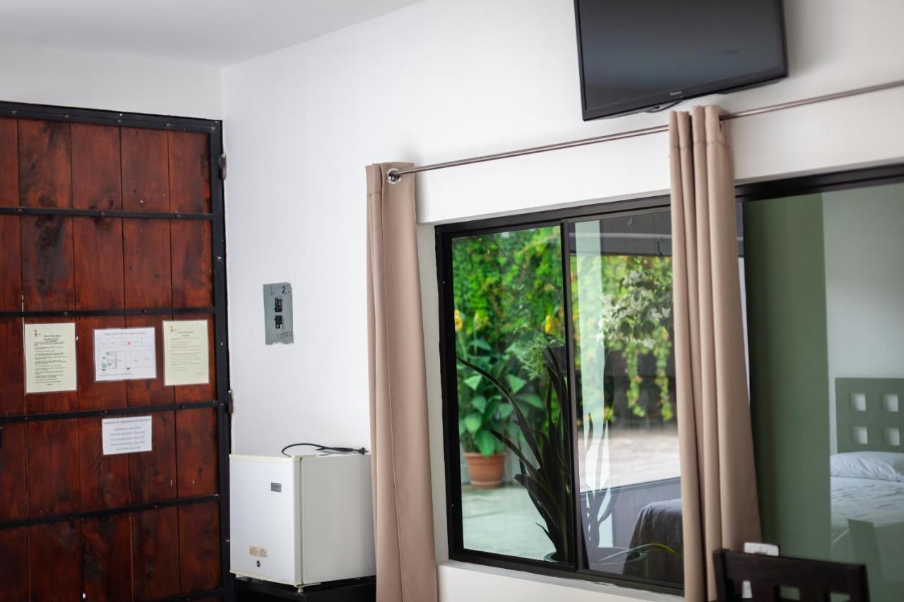 Hostal Villa Blanca Metapan Exterior photo