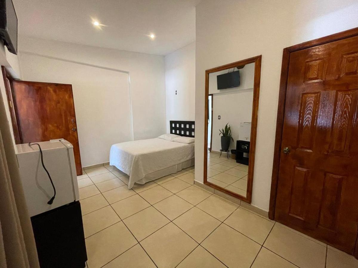 Hostal Villa Blanca Metapan Exterior photo