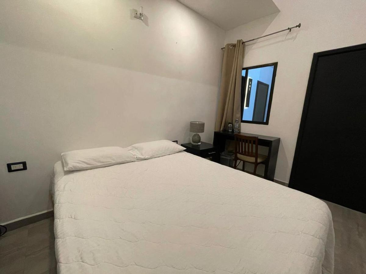 Hostal Villa Blanca Metapan Exterior photo